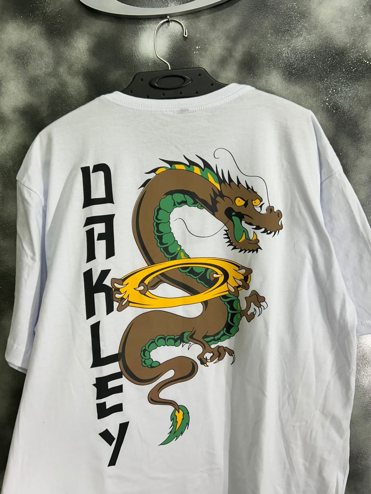 Camiseta Masculina Branca Dragon Amarelo