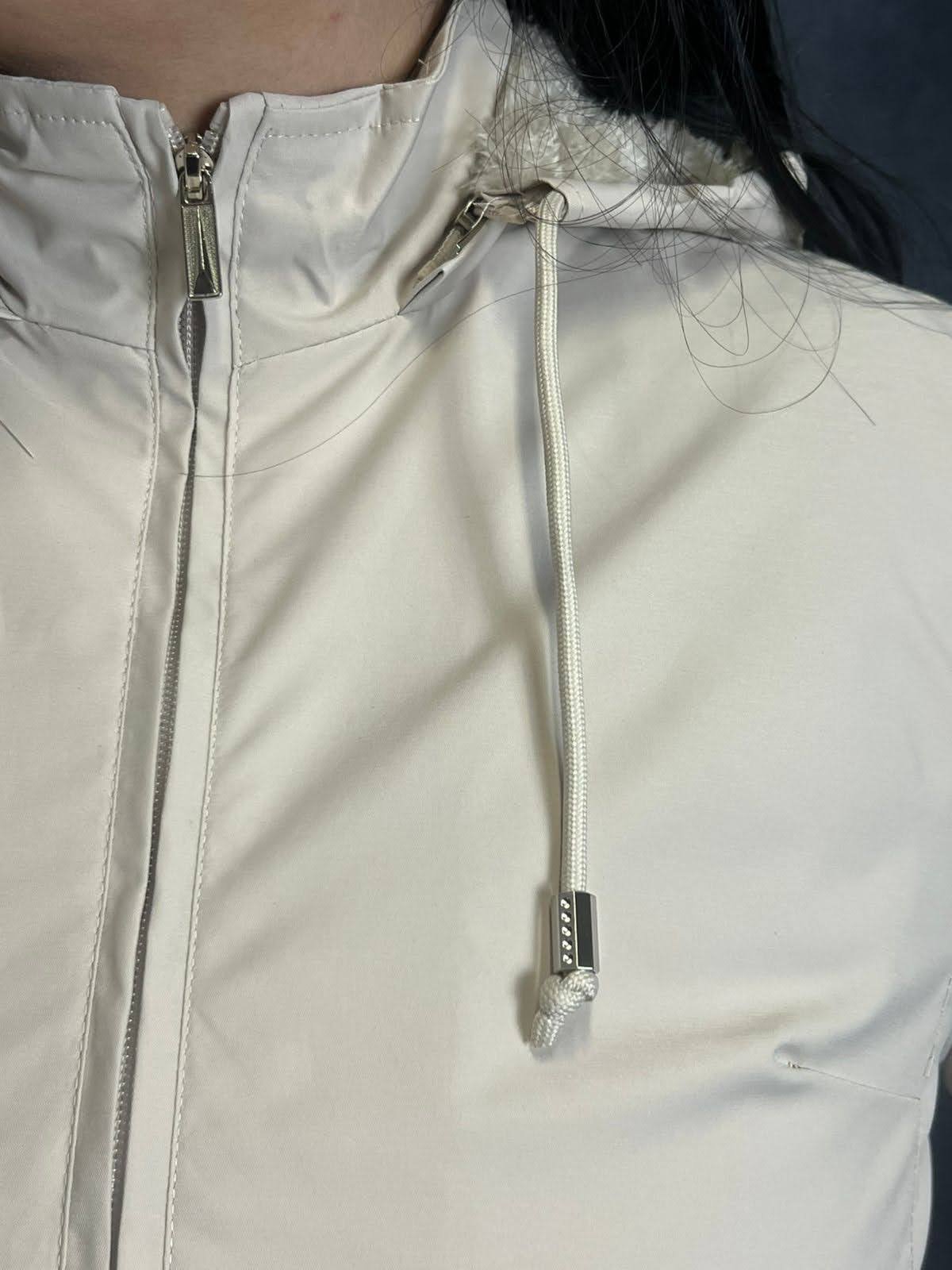 Jaqueta Feminina Peluciada – Capuz Removível - Imagem 9