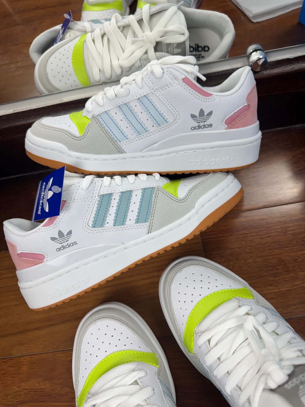 Tênis Adidas Fórum Feminino - Branco Flamingo