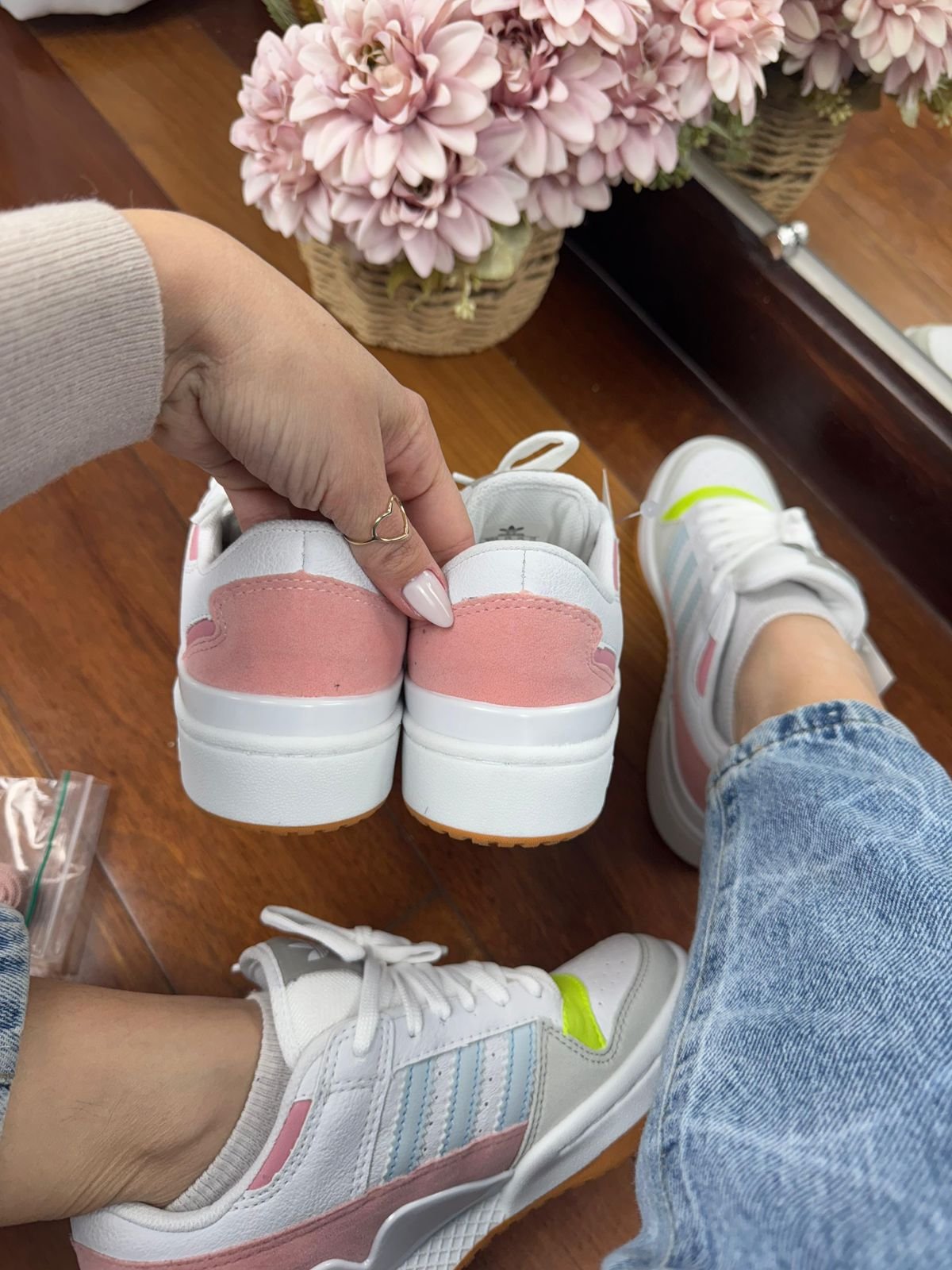 Tênis Adidas Fórum Feminino - Branco Flamingo - Imagem 6