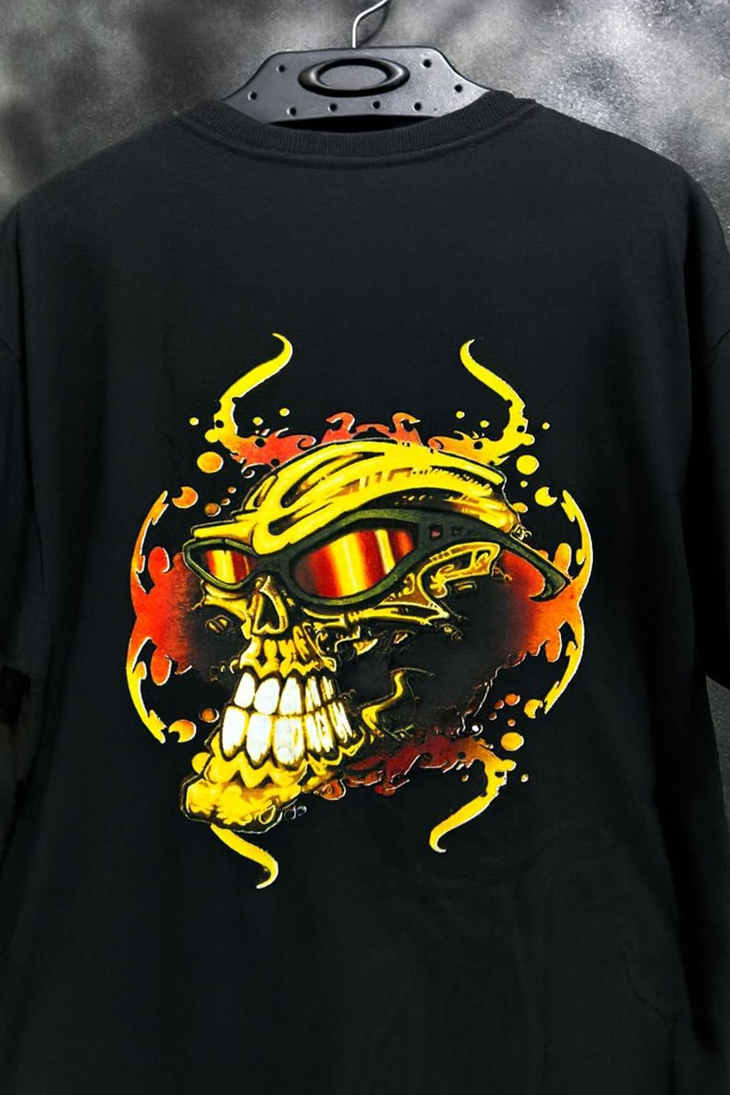 Camiseta Preta - Yellow Toten