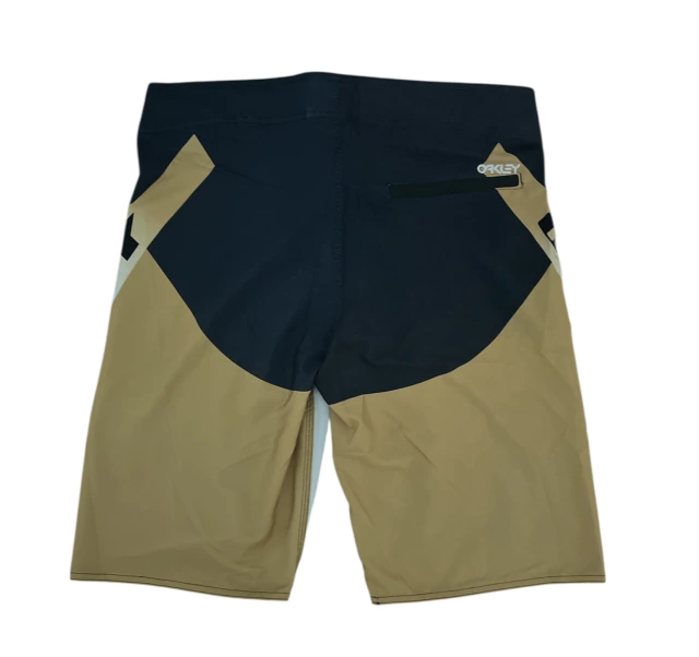 Bermuda Oakley Bege Estilo - Imagem 3