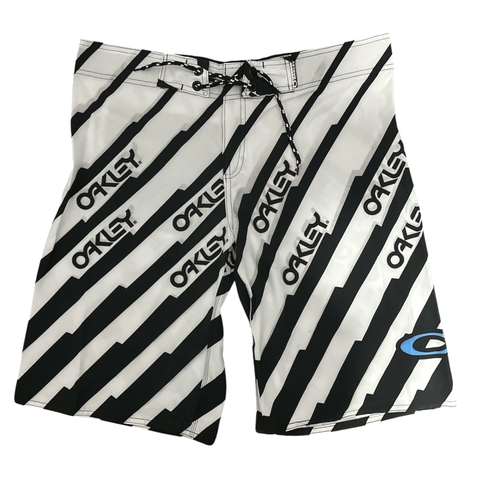 Bermuda Oakley White Windown