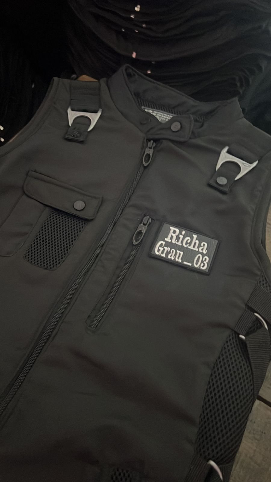 Colete Ap Vest - Modelo Padrão + 1 Broche + 1 Velcro Personalizado - Imagem 11