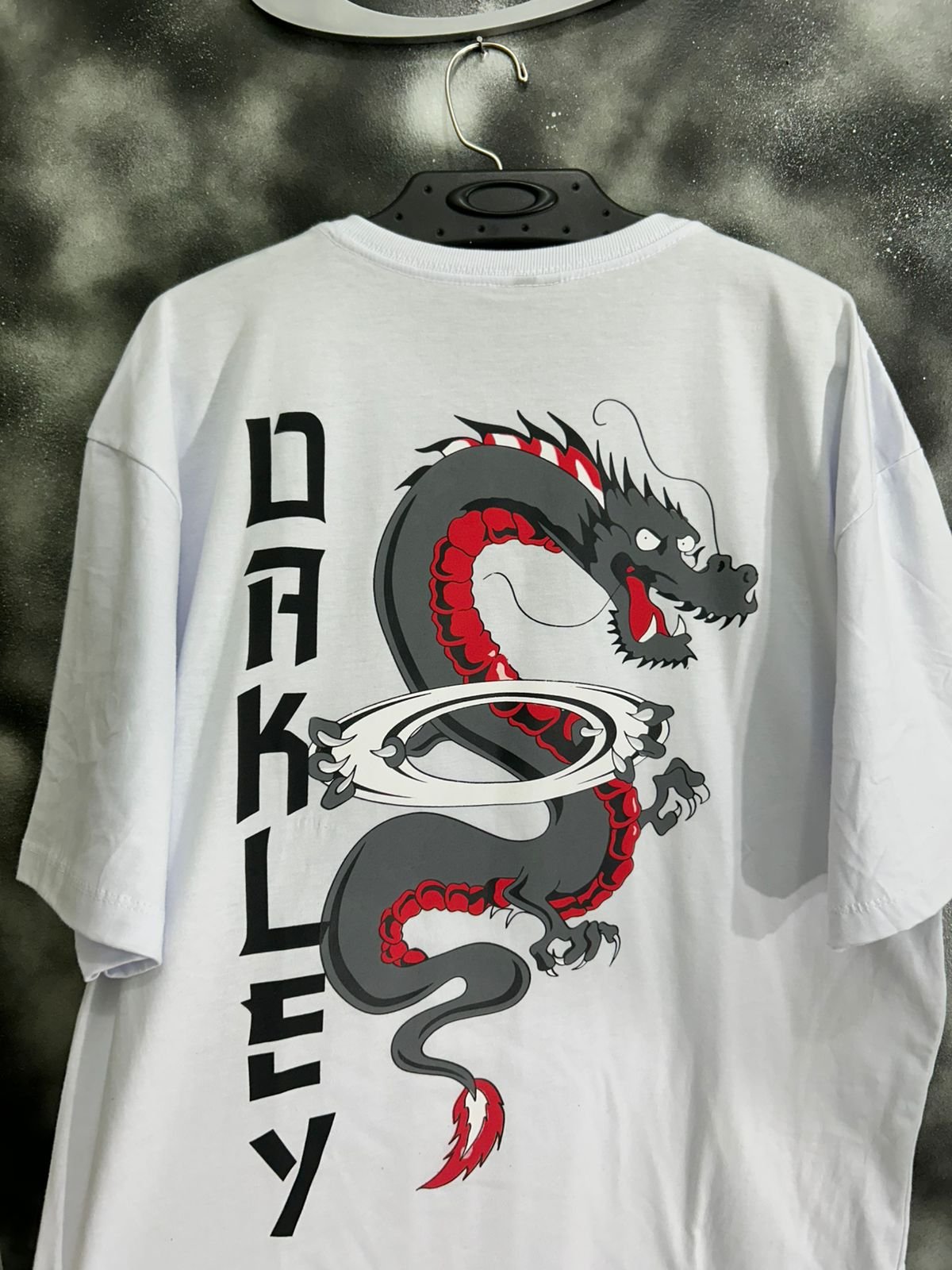 Camiseta Masculina Branca Dragon Vermelho