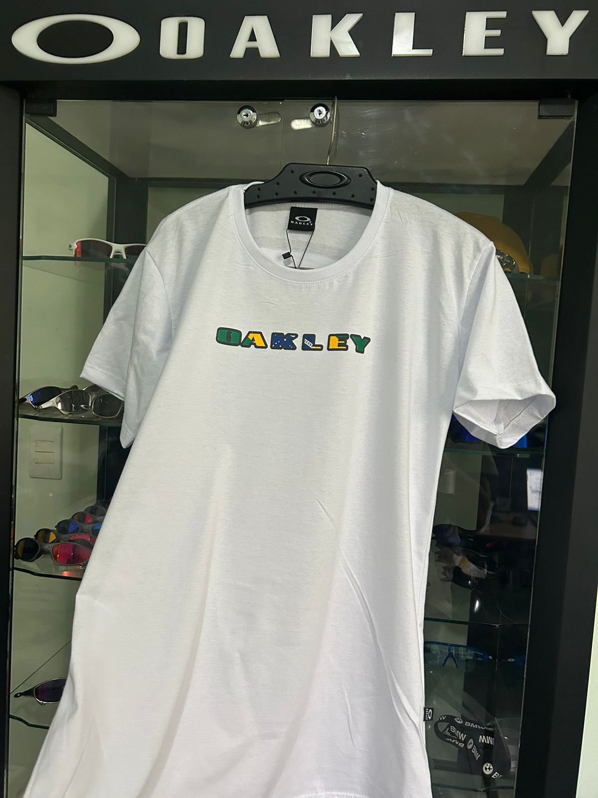 Camiseta Branca Oakley Br - Imagem 2