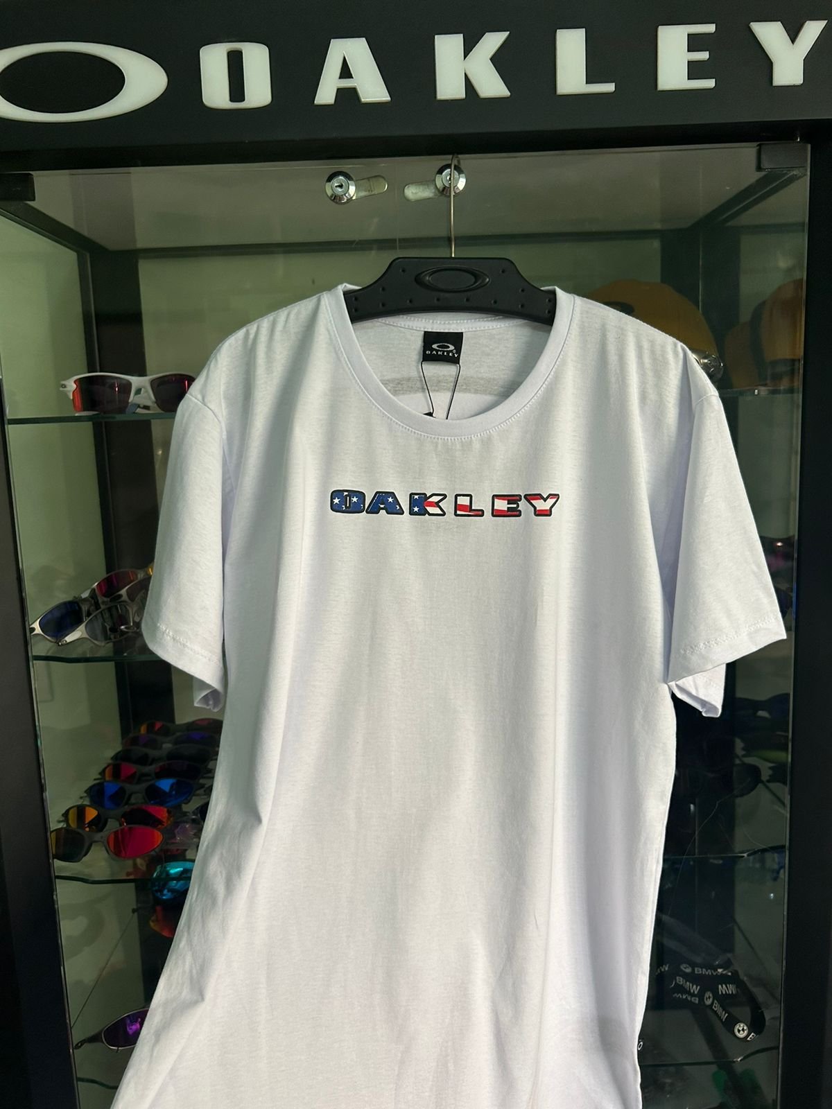 Camiseta Branca Oakley EUA - Imagem 2