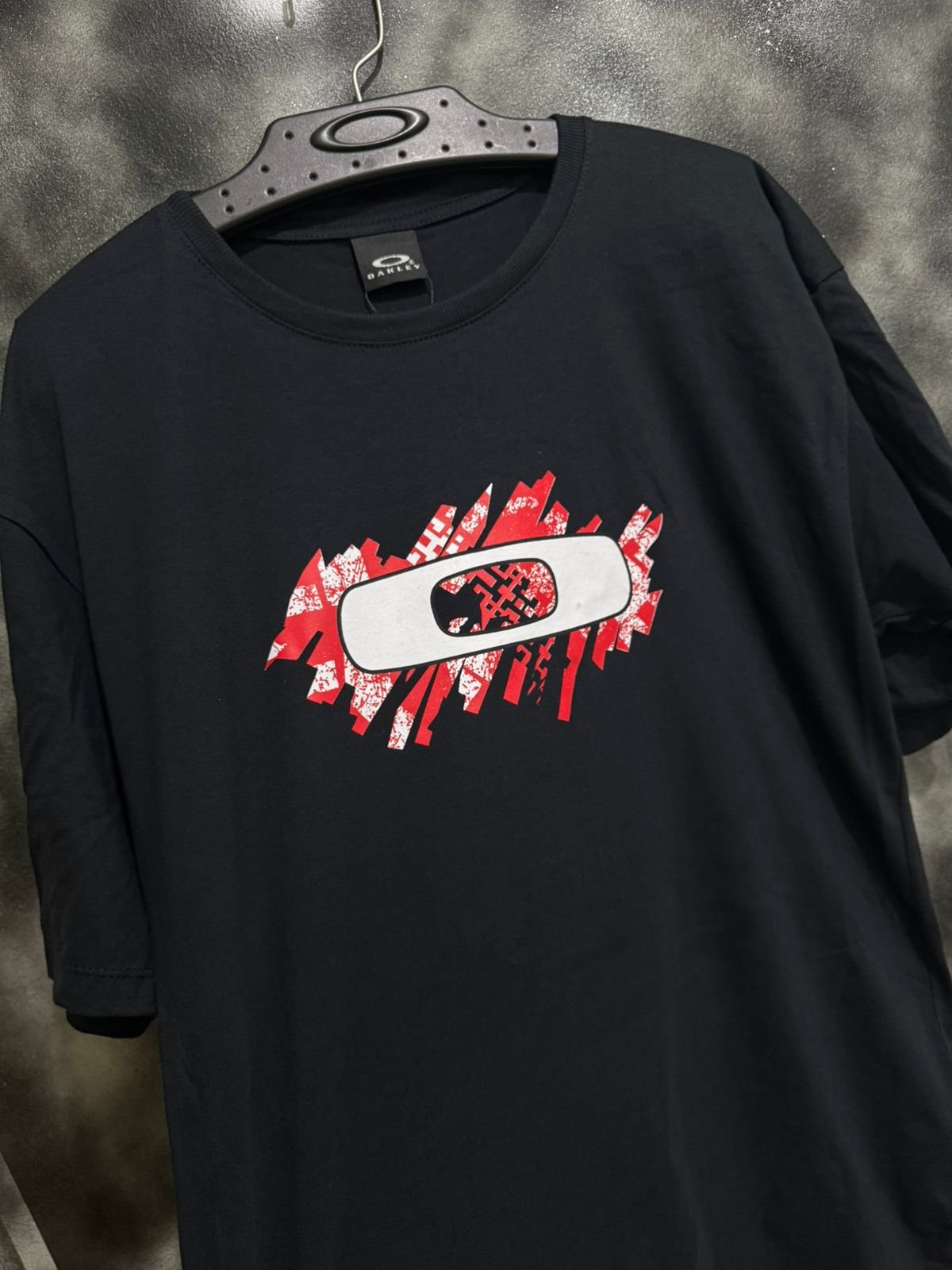Camiseta Preta Red Icon Oakley