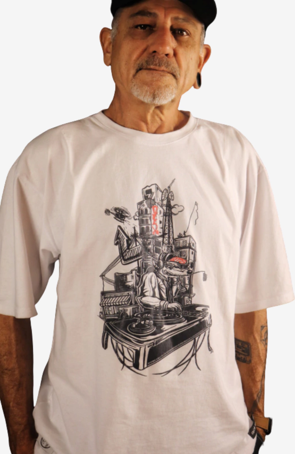 Camiseta Oversized Arte Frente & Costa QTS CREW