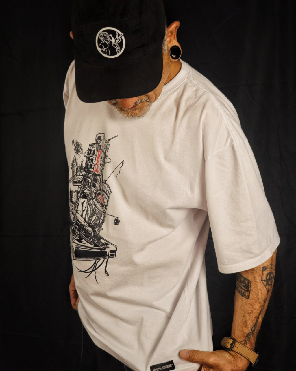 Camiseta Oversized Arte Frente & Costa QTS CREW - Imagem 5